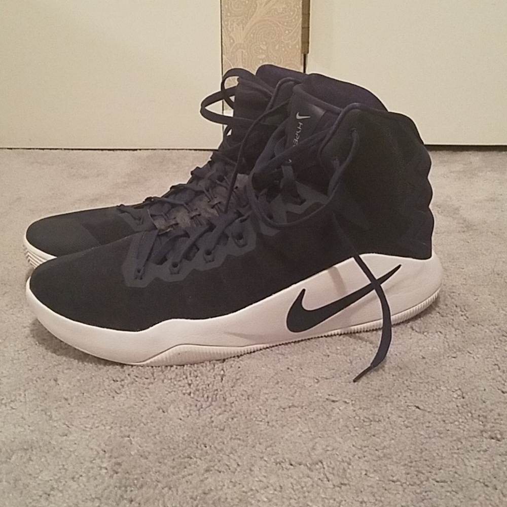 Nike Zoom Hyperdunk Basketball Shoes